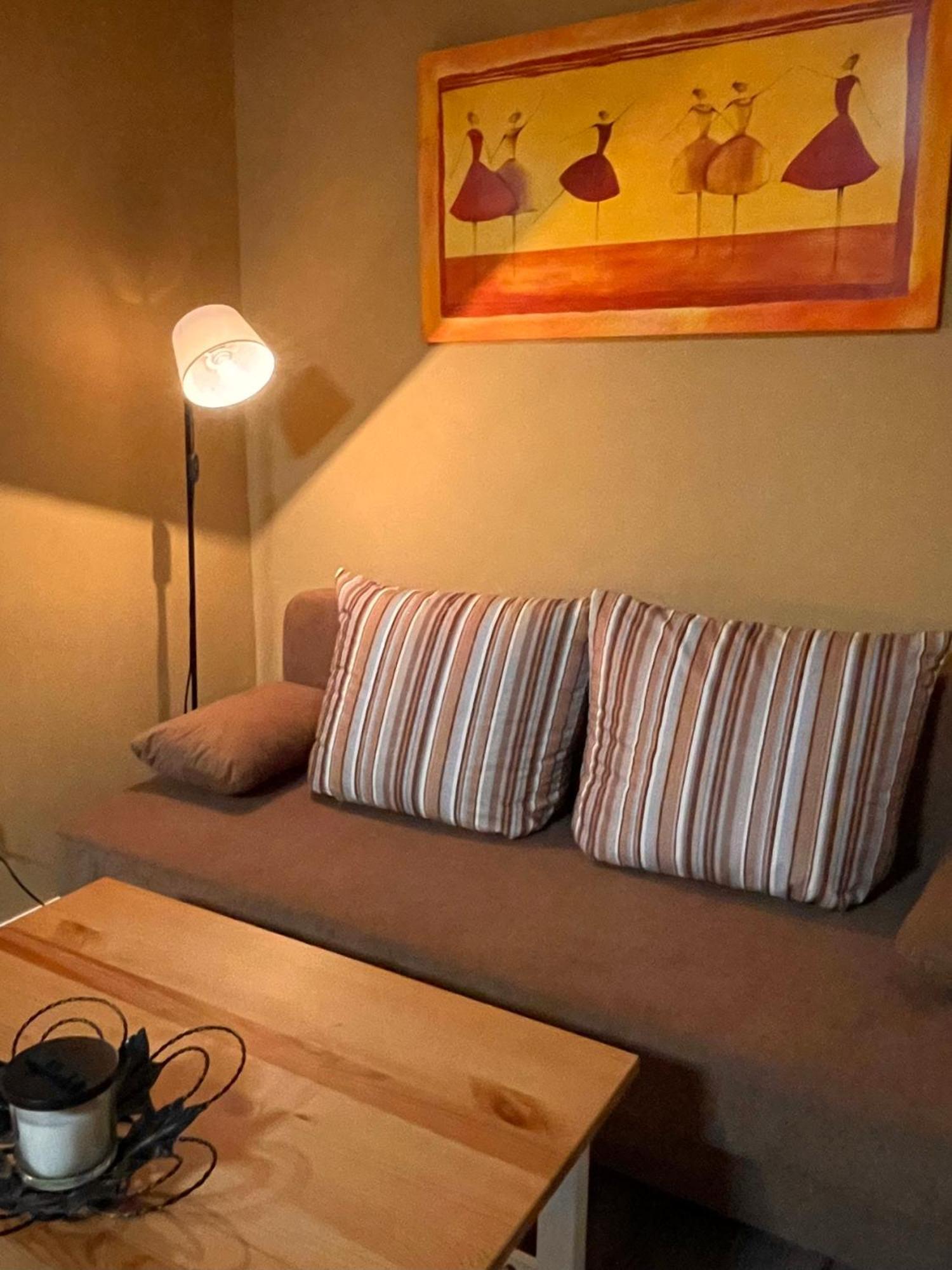 Terracotta Apartment - Zentral, Parken, Netflix, Kontaktloses Einchecken, Kingsize-Bett Wuppertal Bagian luar foto