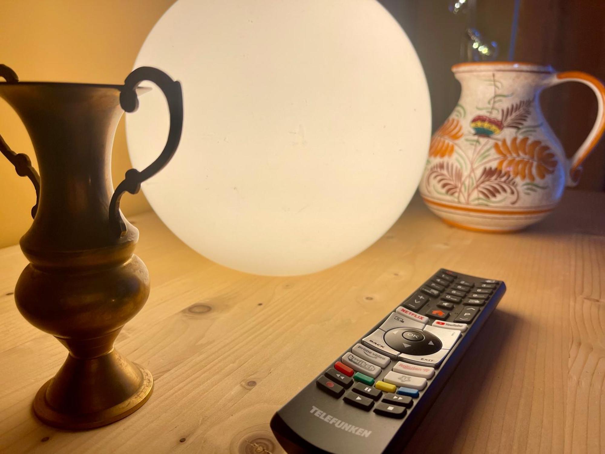 Terracotta Apartment - Zentral, Parken, Netflix, Kontaktloses Einchecken, Kingsize-Bett Wuppertal Bagian luar foto